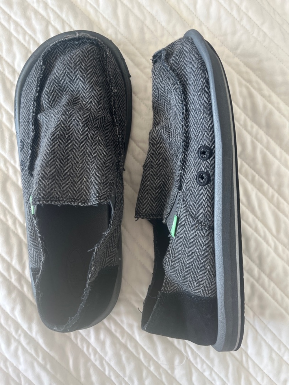 Sanuk Men's Herringbone Grey Slip-On Sneakers